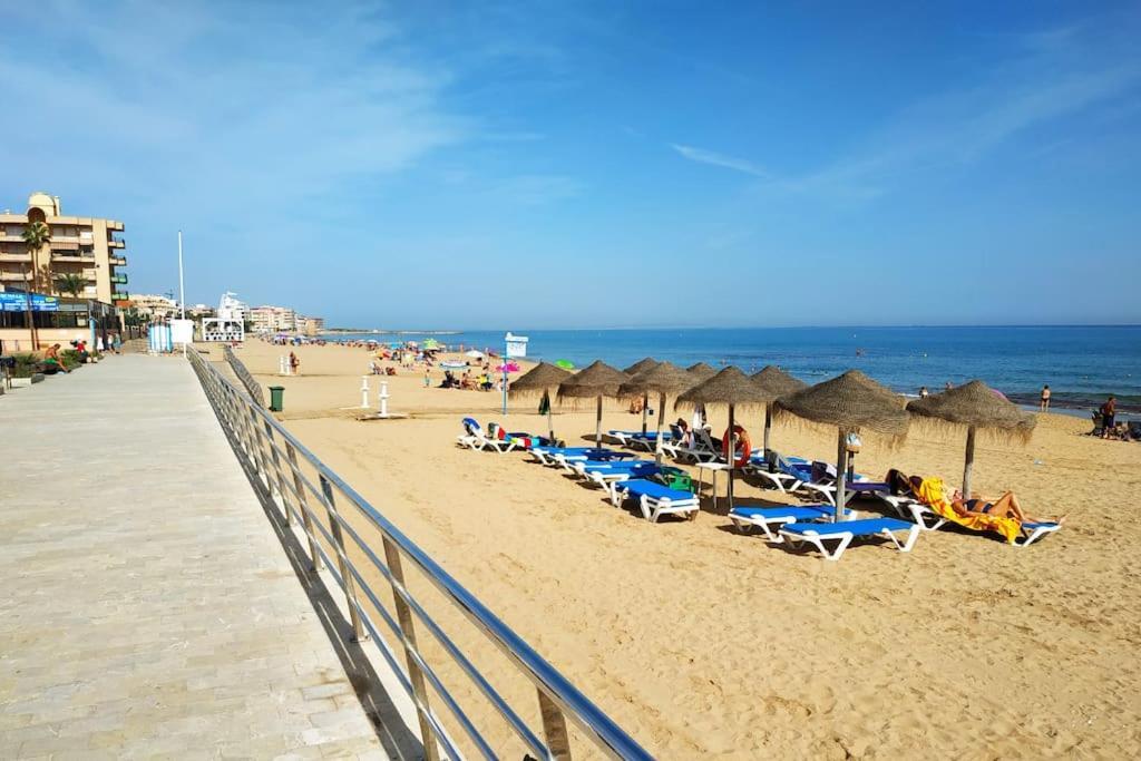 Квартира С Одной Спальней В 300 Метрах От Моря La Mata  Exteriör bild